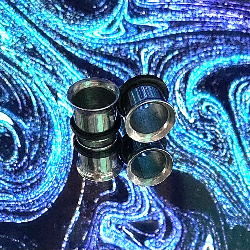 00g Steel Single Flare Eyelet Tunnels